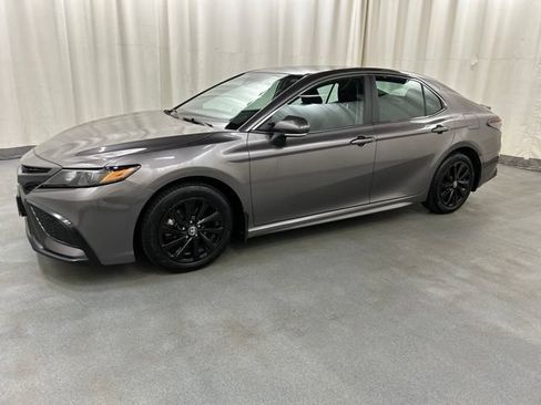 Used 2024 Toyota Camry SE FWD image 2