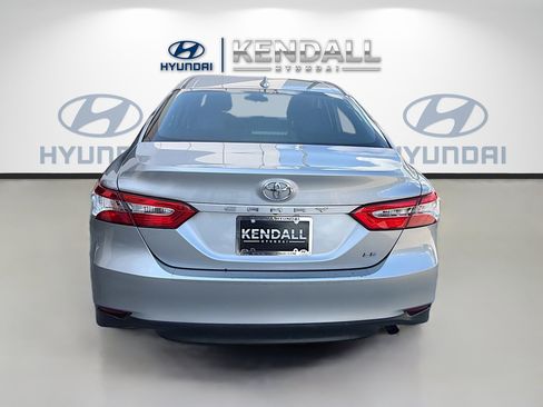 Used 2020 Toyota Camry LE FWD image 5