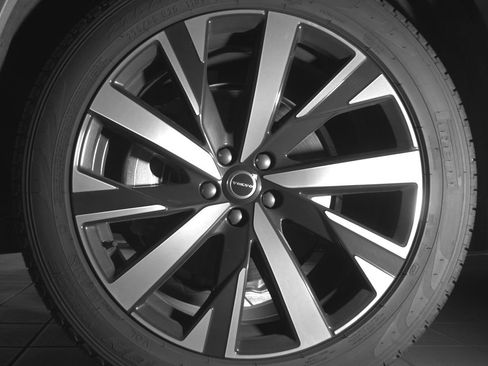 Certified 2026 Volvo XC90 B5 Core AWD/4WD image 29