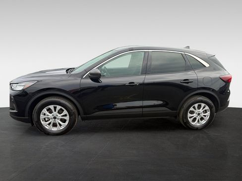 Used 2023 Ford Escape Active AWD/4WD image 2