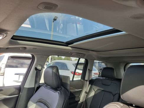 Used 2023 Jeep Grand Cherokee 4WD 4xe w/ Luxury Tech Group II image 33