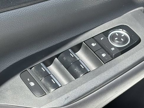 Certified 2024 Toyota Prius XLE FWD image 25