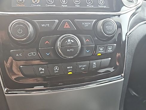 Certified 2020 Jeep Grand Cherokee Limited w/ Premium Lighting Group image 30