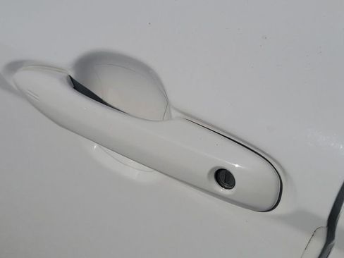 Used 2022 Toyota Camry SE w/ Convenience Package image 6