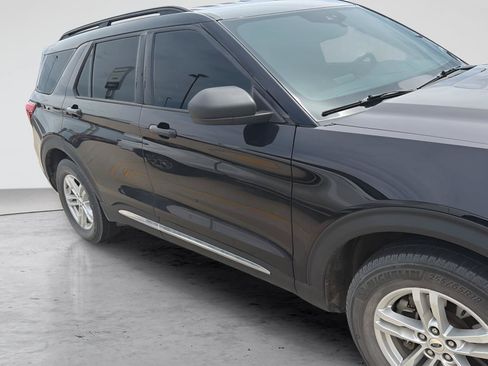 Used 2020 Ford Explorer XLT w/ Equipment Group 202A AWD/4WD image 4