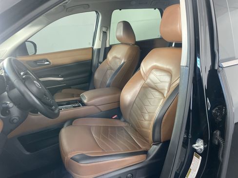 Certified 2024 Nissan Pathfinder Platinum w/ Cargo Package image 11