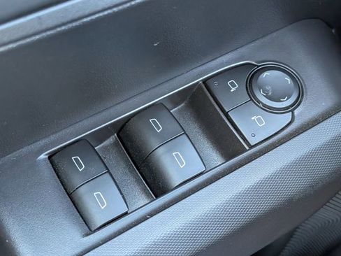 Used 2025 Chevrolet Colorado W/T RWD image 19