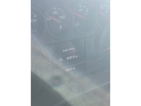 Used 2022 Chevrolet Silverado 2500 Custom w/ Custom Value Package image 7