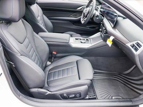 Certified 2025 BMW 440i xDrive Coupe w/ Premium Package image 24