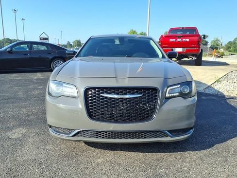 Used 2019 Chrysler 300 Touring w/ Sport Appearance Package RWD image 2
