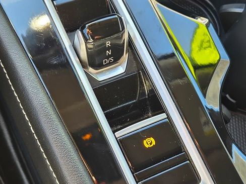 Used 2024 Volkswagen Atlas SE image 23