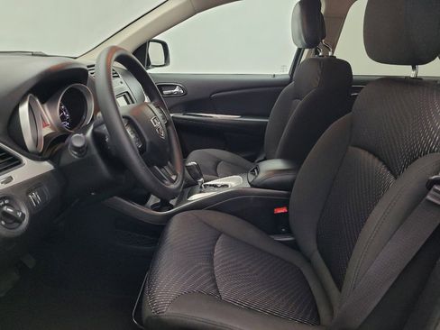 Used 2019 Dodge Journey SE image 17