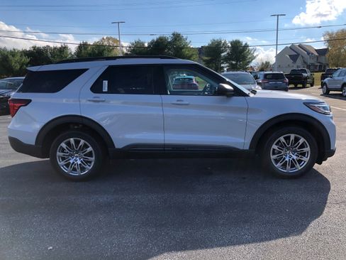 New 2026 Ford Explorer Active w/ Active Comfort Package image 6