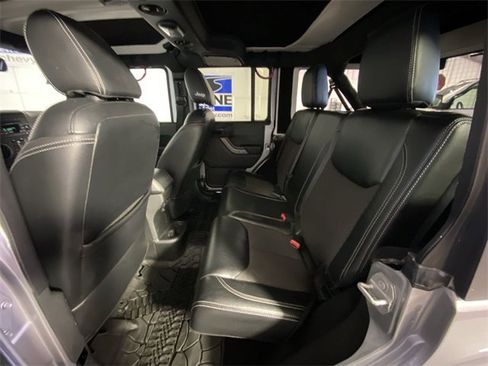 Used 2017 Jeep Wrangler Unlimited Sport image 27
