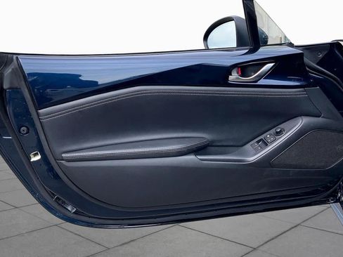 Used 2025 MAZDA MX-5 Miata RF Grand Touring RWD image 17