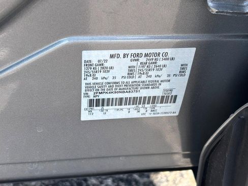 Used 2022 Ford Edge Titanium AWD/4WD image 25
