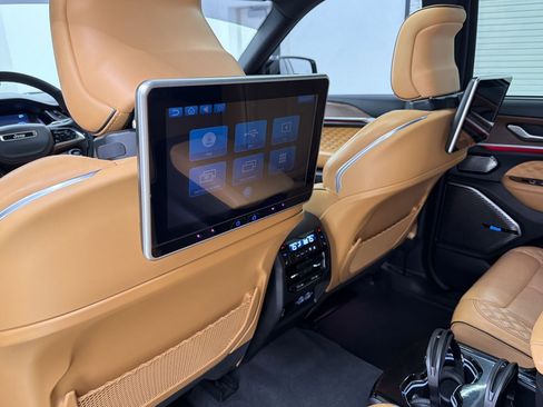 Used 2023 Jeep Grand Cherokee L Summit w/ Advanced Protech Group IV image 29