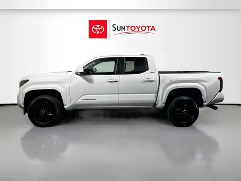 Used 2025 Toyota Tacoma SR5 w/ SR5 Upgrade Package RWD image 7