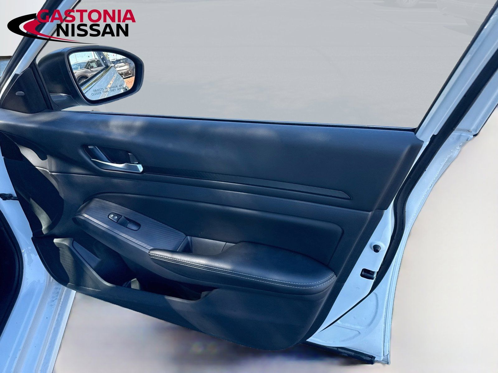 Used 2025 Nissan Altima 2.5 SV FWD image 33