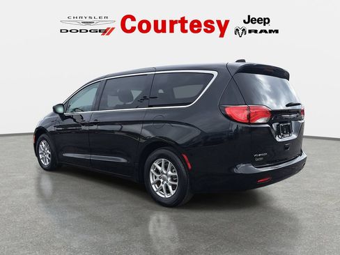 Certified 2023 Chrysler Voyager LX FWD image 6