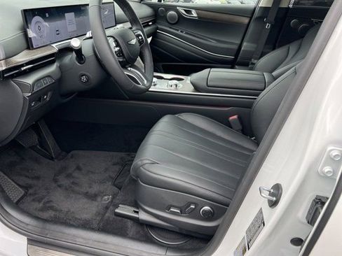 Used 2025 Genesis GV80 2.5T Advanced image 10