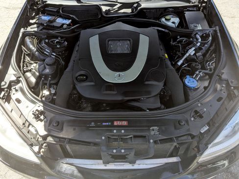 Used 2010 Mercedes-Benz S 550 4MATIC image 55