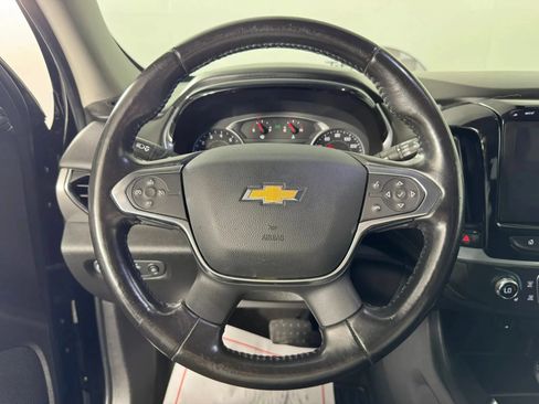 Used 2020 Chevrolet Traverse LT w/ LPO, Black Accent Package AWD/4WD image 13