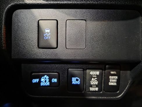 Used 2021 Toyota Tacoma TRD Off-Road AWD/4WD image 18