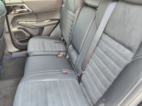 Used 2025 Mitsubishi Outlander SE image 21