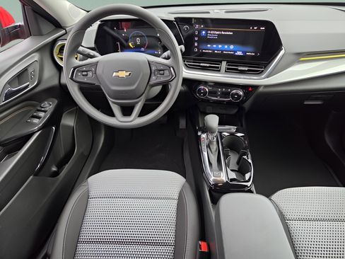 New 2026 Chevrolet Trax LT image 17