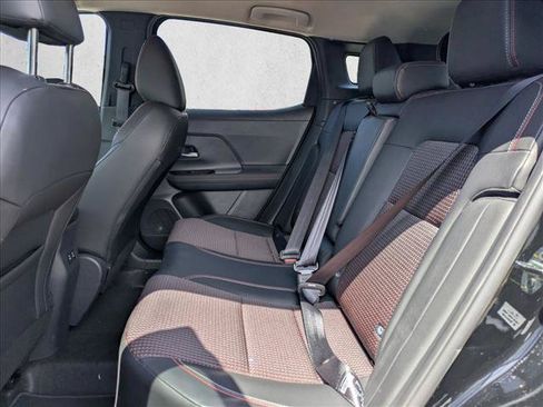 Used 2025 Nissan Kicks SR FWD image 17