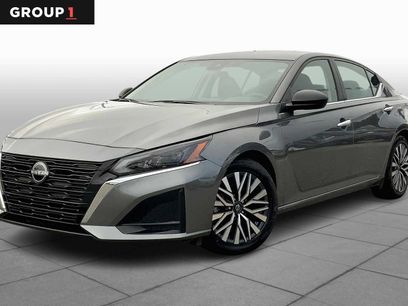 Used 2024 Nissan Altima 2.5 SV