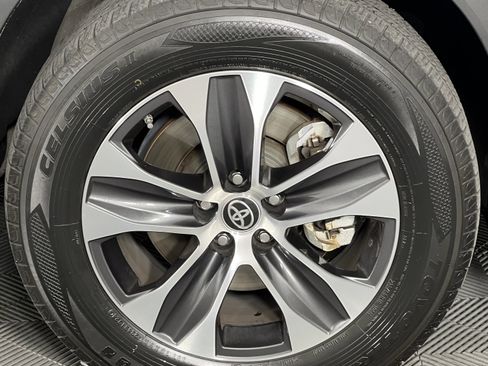 Used 2022 Toyota Highlander XLE image 15