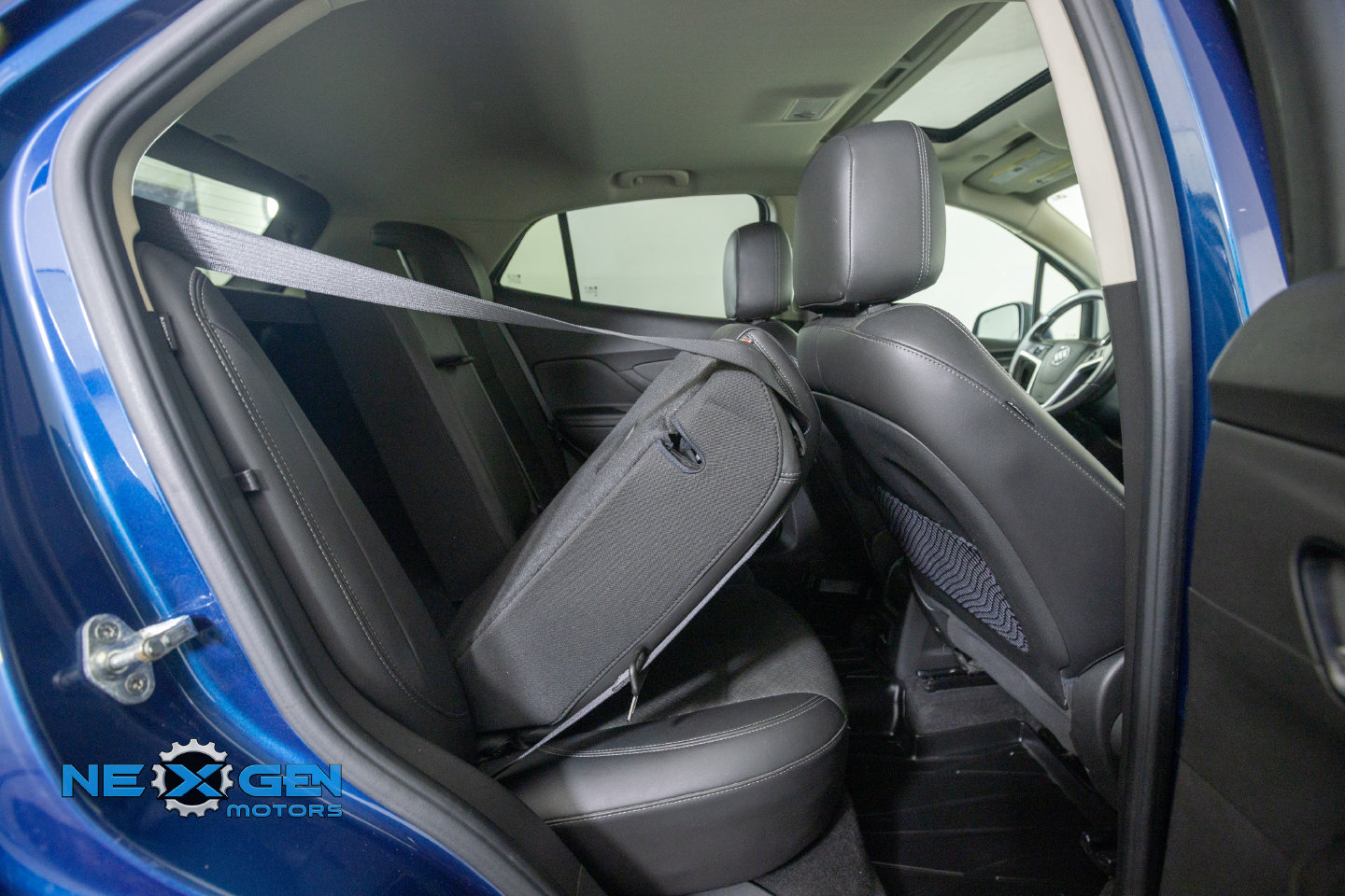 Used 2020 Buick Encore Preferred w/ Safety Package FWD image 37