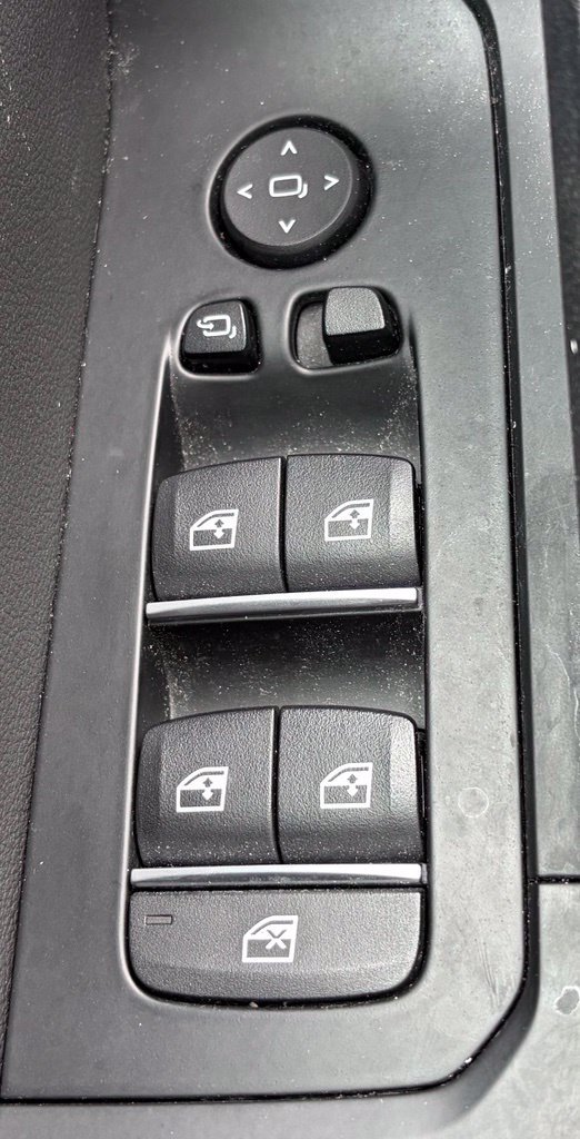Used 2021 BMW X6 M50i w/ Executive Package AWD/4WD image 17