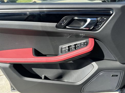New 2026 Porsche Macan Turbo image 15
