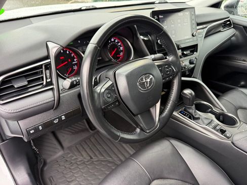 Used 2023 Toyota Camry XSE FWD image 11