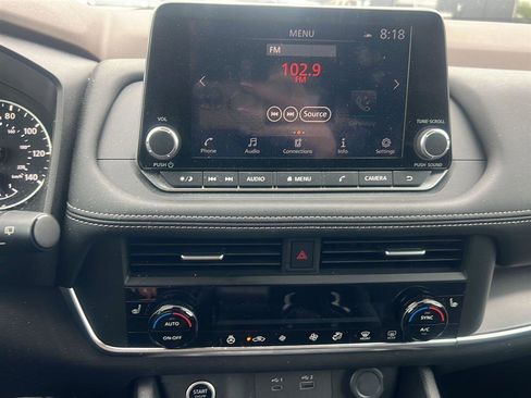 Used 2023 Nissan Rogue SV w/ SV Premium B Package FWD image 8