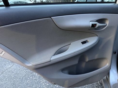 Used 2009 Toyota Corolla LE image 18