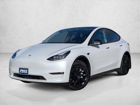 Used 2023 Tesla Model Y Long Range image 1