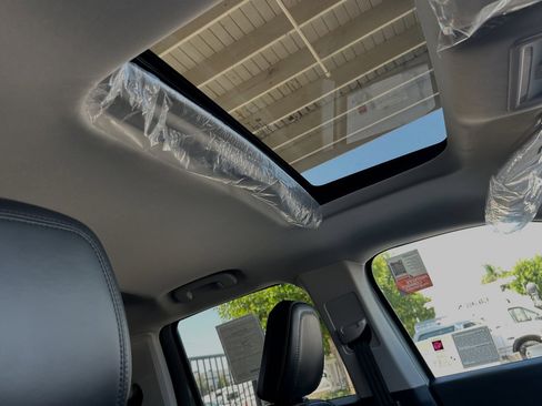 New 2024 Ford Maverick Tremor w/ Tremor Off-Road Package image 16