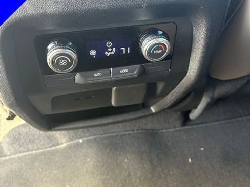 Used 2026 GMC Acadia Elevation w/ Elevation Premium Package FWD image 26