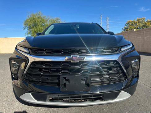 Used 2024 Chevrolet Blazer LT w/ Convenience Package FWD image 2