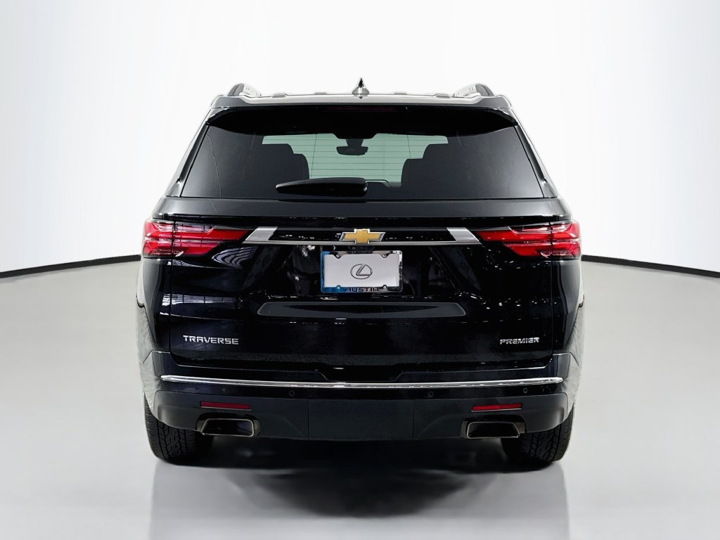 Used 2022 Chevrolet Traverse Premier w/ LPO, Cargo Package FWD image 6