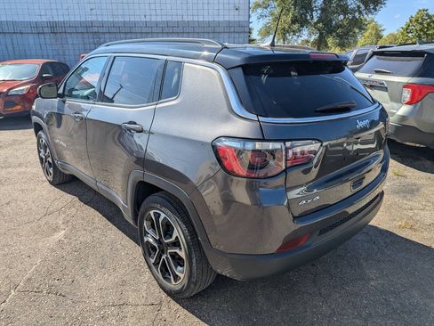 Used 2022 Jeep Compass Limited AWD/4WD image 5