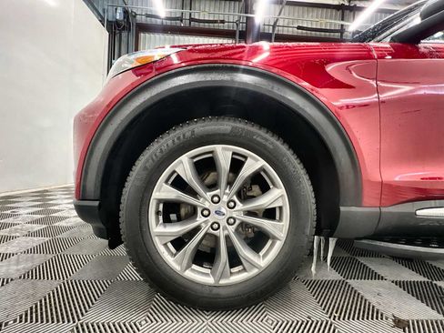 Used 2021 Ford Explorer XLT w/ Equipment Group 202A image 19
