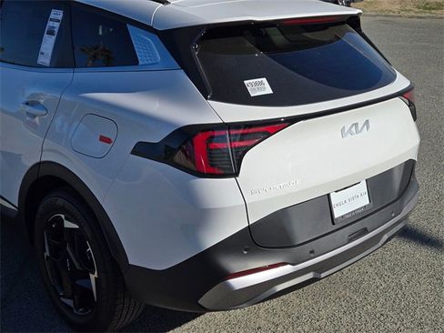 New 2026 Kia Sportage EX image 8
