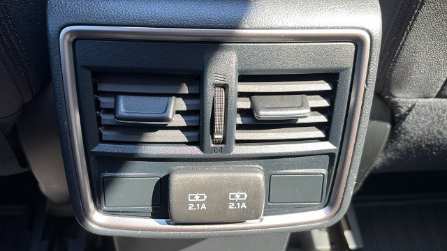 Certified 2022 Subaru Forester Premium AWD/4WD image 39
