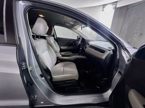 Used 2020 Honda HR-V LX image 30