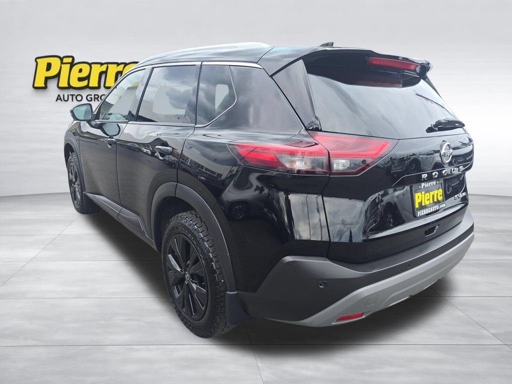 Used 2021 Nissan Rogue SV AWD/4WD image 3